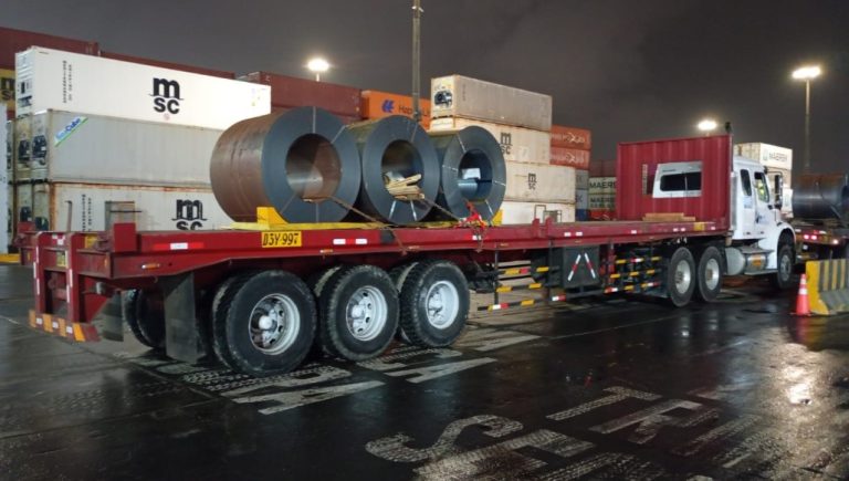 Transporte de Bobinas de Acero sobre plataformas lima Peru -Med cargo SAC
